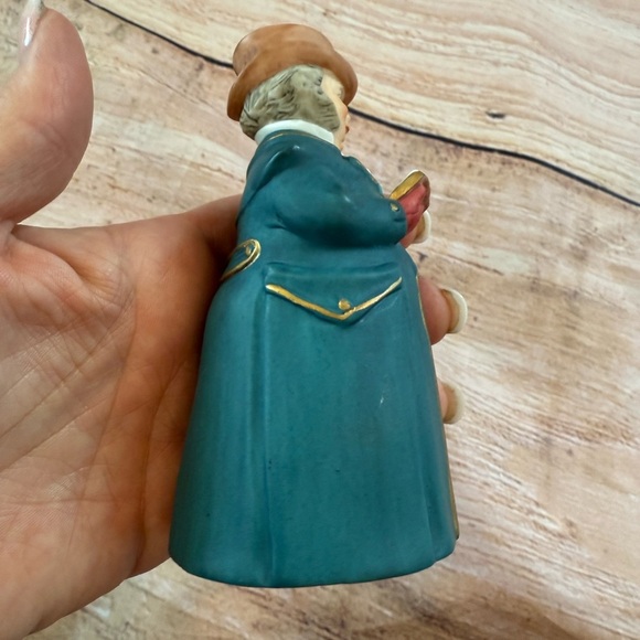 Vintage Hallmark Ornament Dickens Caroler Bell Mr Ashbourne 1990 Christmas Y2K - Picture 2 of 6